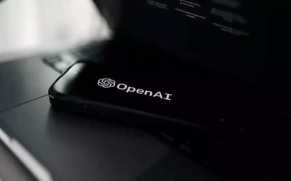 OpenAI et chatGPT sur un smartphone